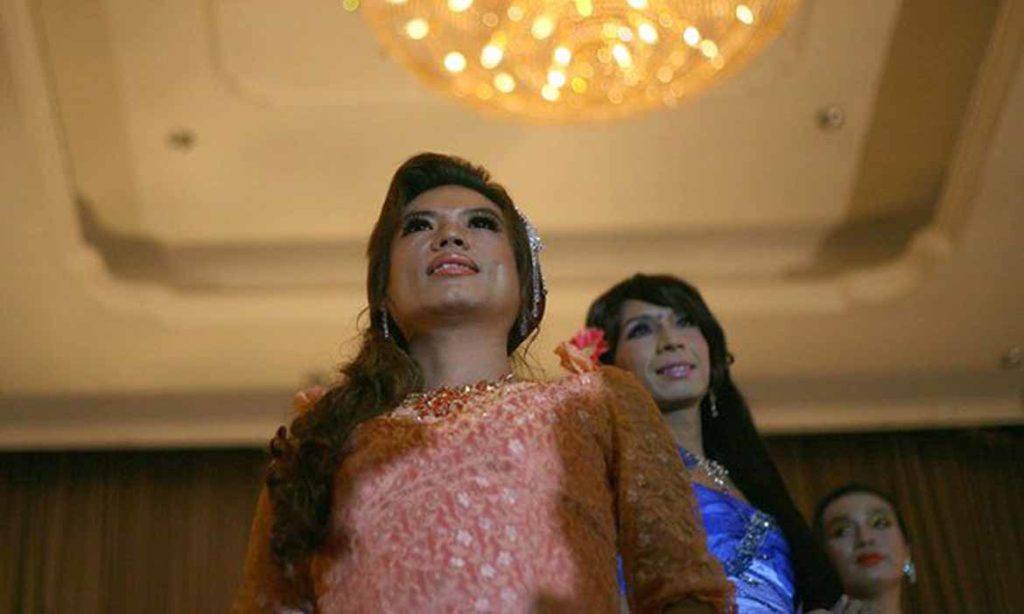LGBT performers celebrating international day against homophobia & transphobia in Yangon. (Photo: Guardian)