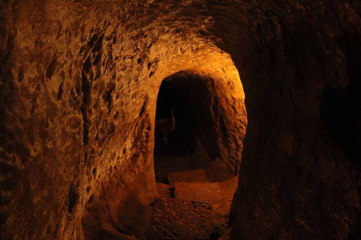 Inside the Vinh Moc passages
