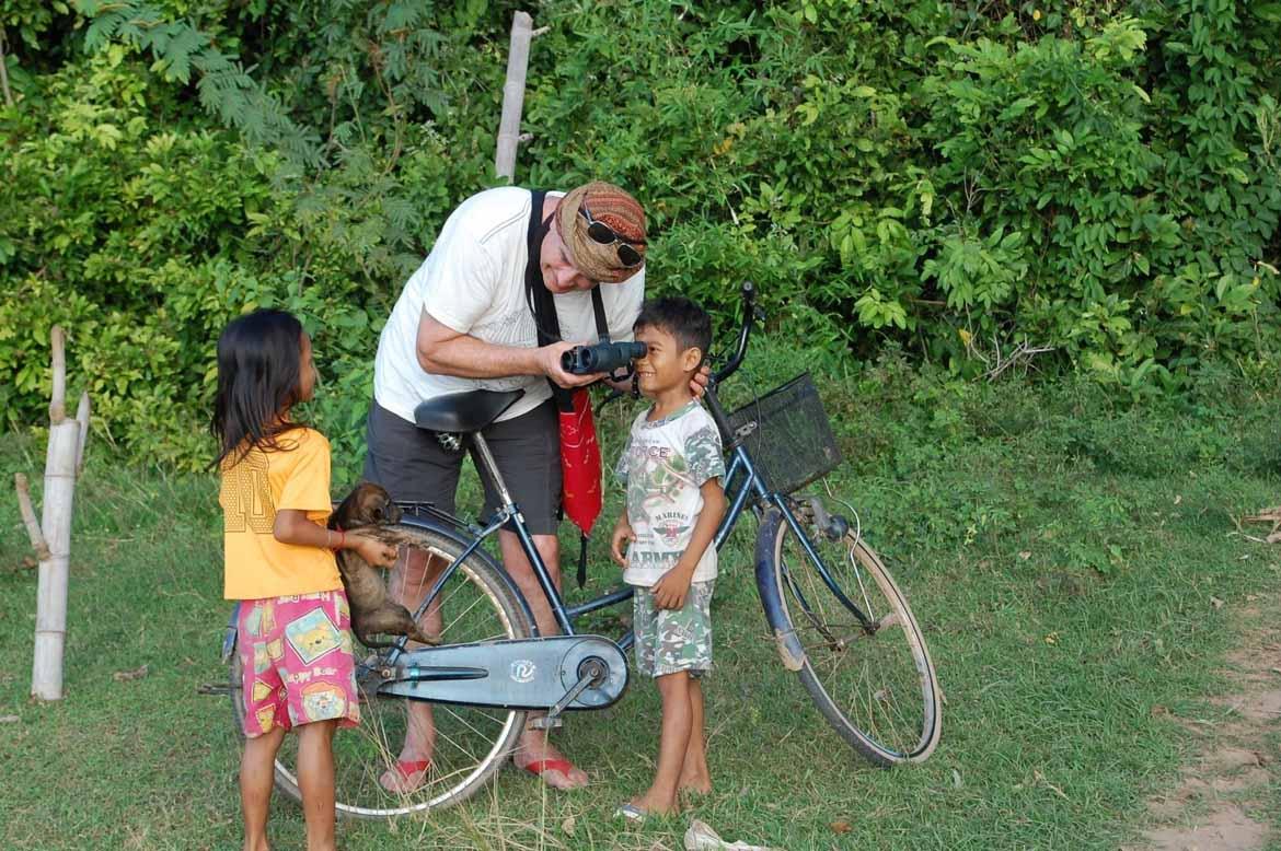 The kids are fascinated by Andy’s binoculars!